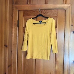 Jones New York Gold Fitted Long Sleeve Tee